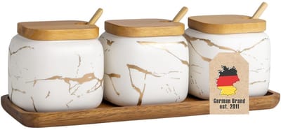 Intirilife Suikerpot 3-delige set met deksel en lepel kruidenpotten 3-delig van keramiek in marmerlook wit met houten dienblad - Zout, peper, kruidenpotten, kommen, glazen, voorraadpotten, keuken