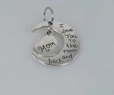 hanger - mom i love you to the moon and back