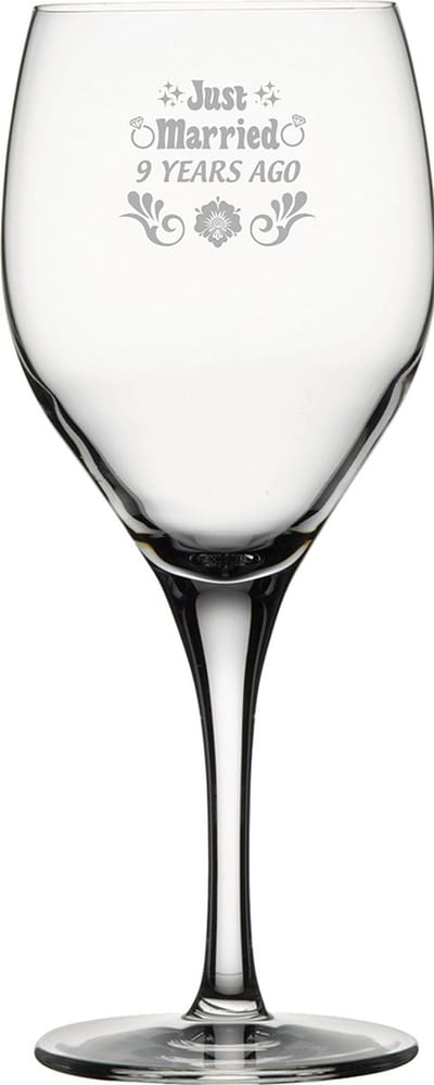 Gegraveerde witte wijnglas 34cl Just Married 9 years ago