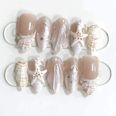 30pcs Summer Beach Press On Nails - Almond Medium - French Tip Fake Nails met 3D Pearl - Shell & Starfish Design voor Vrouwen