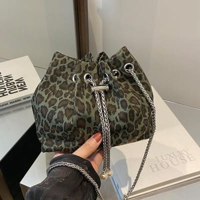 Modieuze Tassen voor Vrouwen Nieuwe Mode Mode Crossbody Tassen voor Vrouwen Ins Frans Veelzijdige Schouderkettingtassen voor Vrouwen gray