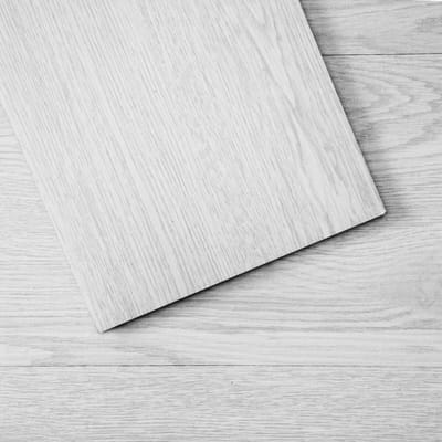 Carreaux de sol en vinyle auto-adhésifs 36 PIÈCES Épaisseur 2,5 mm Aspect bois Gris Clair