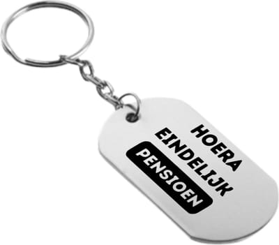 Akyol - hoera eindelijk pensioen sleutelhanger - Pensioen - ouderen senioren - cadeau gefeliciteerd - 54 x 29mm