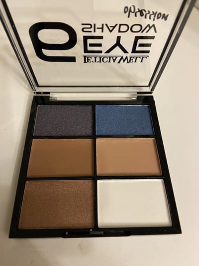 Oogschaduwpallet Leticia obsessie blauw | | Make up | Parfum | Moederdag | Verjaardagscadeau| Cadeautje| Valentijnsdag| Kado | sieraden | vaderdag | oorbellen | oorsieraden