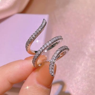 Huitan One Size Omwikkelde Vingerring voor Vrouwen Kleur Vol Gezet Sprankelende CZ Opening Verstelbare Ringen Statement Sieraden resizable gray