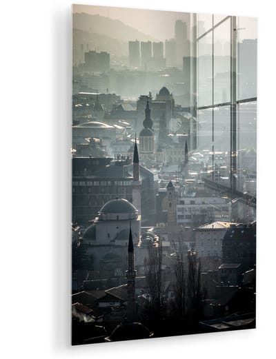 ® Glasschilderij 120x180 cm - Schilderij acrylglas - Mist boven Sarajevo hoofdstad van Bosnië en Herzegovina - Foto op glas - Muurdecoratie woonkamer - Wanddecoratie slaapkamer - Schilderijen