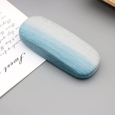 Hoogwaardig brillenetui met harde schaal, kleurrijk hartvormig holografisch ontwerp, unisex, geschikt voor studenten en volwassenen, met een minimalistische, meisjesachtige stijl,Regenboogblauw