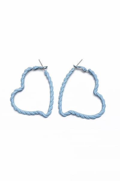 Hartjes twist oorbellen | licht blauw