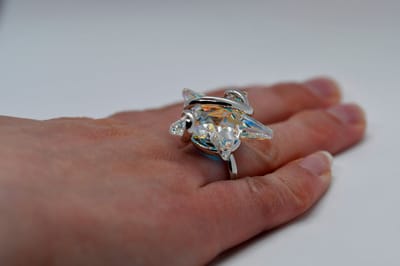 STAR Midi - Verstelbaar Ring Handgemaakt - Italiaans design met SWAROVSKI ELEMENTS™ Kristallen diameter 30 mm- Juweel gemaakt van gerhodineerd materiaal.