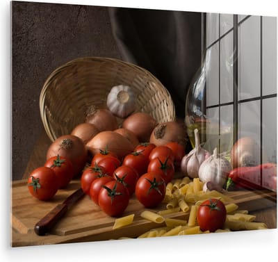 MuchoWow® Glasschilderij 120x90 cm - Schilderij acrylglas - Snijplank - Groente - Stilleven - Pasta - Uit - Tomaat - Snijplank - Foto op glas - Muurdecoratie woonkamer - Wanddecoratie slaapkamer - Schilderijen