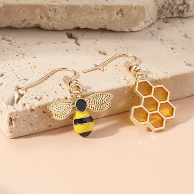 2 stuks Eenvoudige en Modieuze Gele Bij Hanger Oorbellen, Casual en Veelzijdige Insectvormige Prachtige Oorbellen goud