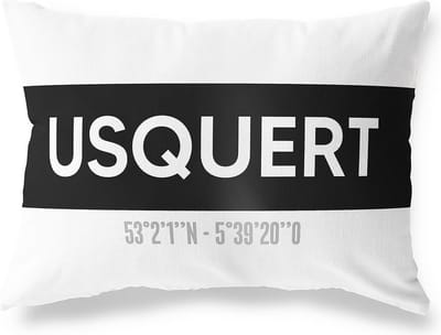 Tuinkussen USQUERT - GRONINGEN met coördinaten - Buitenkussen - Bootkussen - Weerbestendig - Jouw Plaats - Studio216 - Modern - Zwart-Wit - 50x30cm