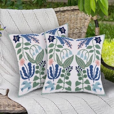 Set van 2 geborduurde kussenslopen - 45×45 cm - Comfortabel en zacht - Versierd met een saliegroen en blauw bloemenpatroon - Perfect voor het decoreren van banken - Stijlen variëren van landelijk tot lenteachtig tot bohemiana