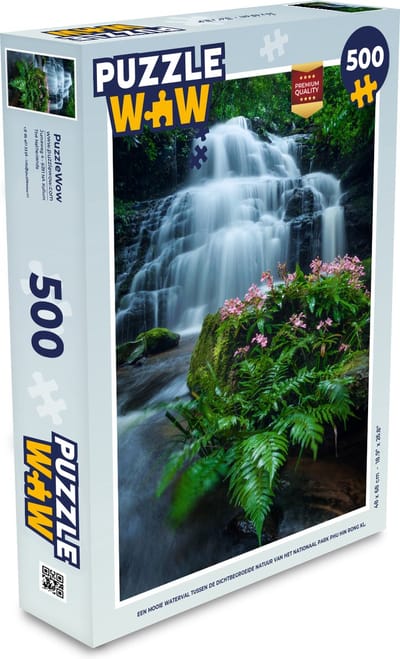Puzzel Een mooie waterval tussen de dichtbegroeide natuur van het nationaal park Phu Hin Rong Kla - Legpuzzel - Puzzel 500 stukjes