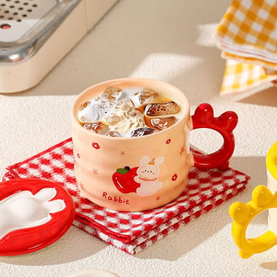 Tasse Canard Cartoon Tasse Colorée Sous Émail Tasse à Eau Mignonne Couverte Tasse en Céramique Ménagère de Haute Valeur Tasse à Petit Déjeuner 301-400ml