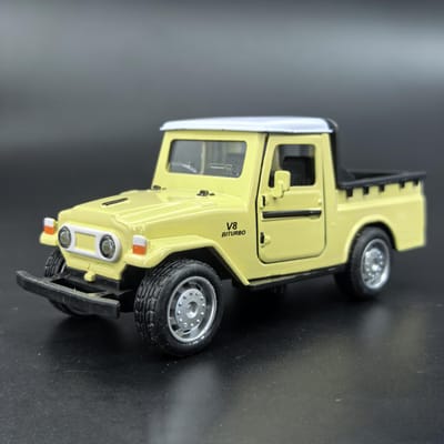 Véhicule Tout-Terrain Décoration d'Intérieur Objet de Collection Modèle de Voiture en Alliage Échelle 1/36