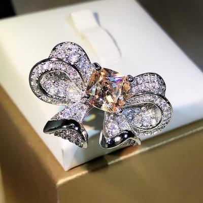 Ontwerp Driedimensionale Strik Ring Micro-ingelegd Diamant 7 yard opening gray