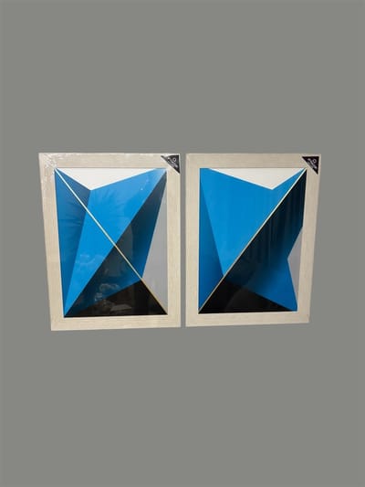 Blauw geometrisch schilderij – moderne vormdoos – 61 x 81 cm 2× assort(iment) blauw schilderij geometrisch schilderij modern schilderij abstract schilderij wanddecoratie blauw schilderij 61x81 cm kunst aan de muur