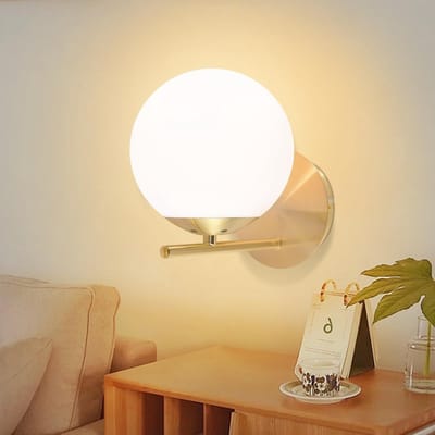 NETTLIFE Wandlamp E27 - Glas - Goud - Moderne Binnenwandlamp - Ganglamp Max.40W - Bedlamp - Wit Glazen Bol Design - Metaal - voor Trap | Woonkamer | Slaapkamer | Hal - Zonder Lichtborn