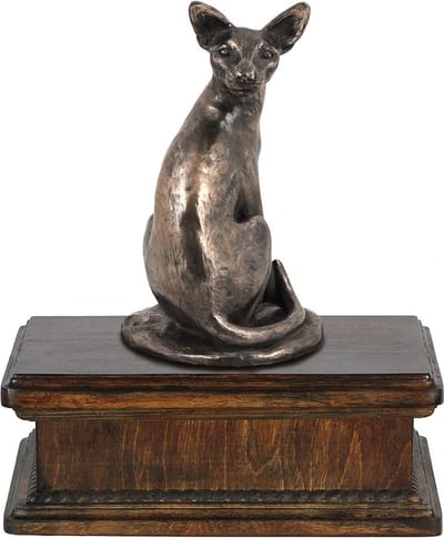 Elegante urn voor kattenas met Egyptische Mau en hondensculptuur