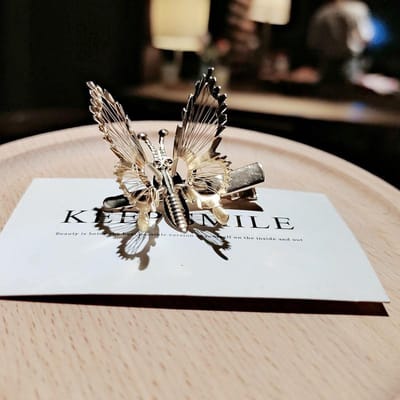 Bangs Clip Zal Bewegen Simulatie Vlinder Haarspeld voor Vrouwen Meisje Hoofddeksel Strass Eendenbek Clip Houd Haarsieraden