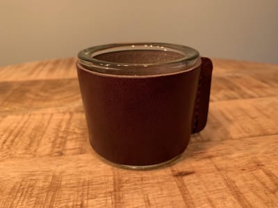 waxinelichtjeshouder - set van 3 waxinelichthouders - glas en leer voor een gezellige sfeer - 7X7cm - sfeerlichtjes met bruin leer