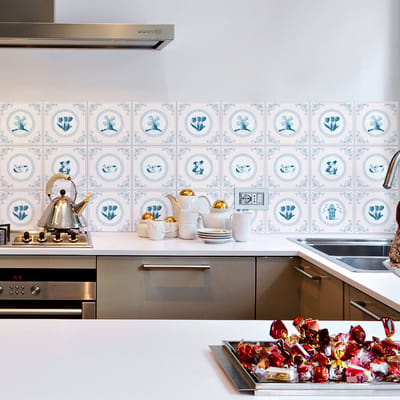 Muurstickers - Zelfklevende tegelmuurstickers voor keuken en badkamer - 9 Delftse tegelstickers van Schiedam - 9 stickers 10x10cm
