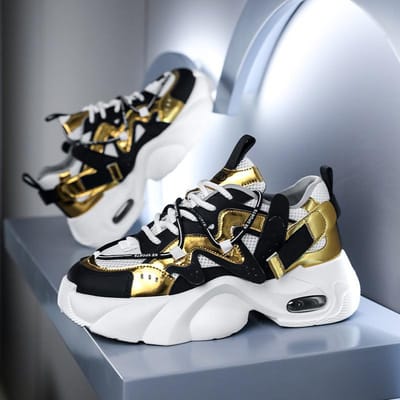 Casual Sneakers Heren Zomer Nieuwe Kleurafstemming Casual Schoenen Ademend Mesh Muffin Onderkant Verhogend Platform Sportschoenen 39 zwart