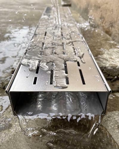 Afvoersysteem RVS - Goot Afvoer - Wateroverlast Voorkomen - Voertuigbestendig Ontwerp - 5x3 cm - Zilverkleurig