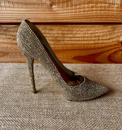 Sculptuur Stiletto Pump Schoen glinster goud / Deco & Cadeau by Peters