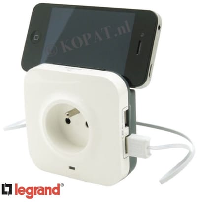 Legrand doorvoer stopcontact - 2x USB lader - overspanningsbeveiliging - PENAARDE - met houder voor smartphone - wit