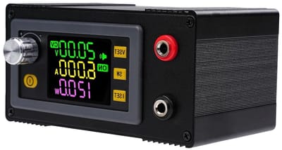 Step-up en step-down DC voltage regulator 12V tot 36V, 150W, 7A met VA kleur LCD voor zonne-energie toepassingen