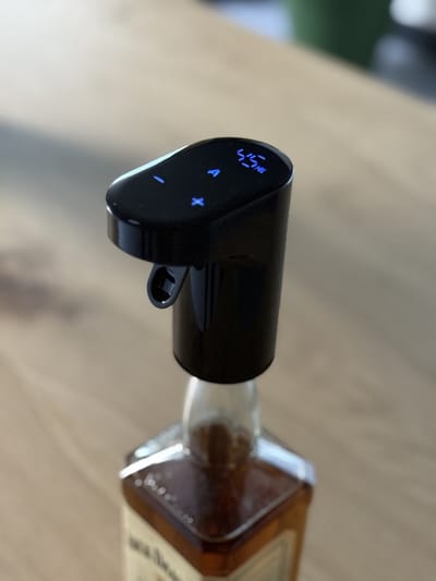 LuxePour - Elektrische Wijn/Whiskey Dispenser - Karaf - Drank Dispenser met kraan - Zwart