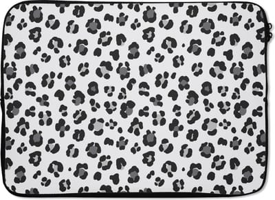 Laptophoes 13 inch - Dierenprint - Panter - Zwart - Grijs - Laptop sleeve - Binnenmaat 32x22,5 cm - Zwarte achterkant