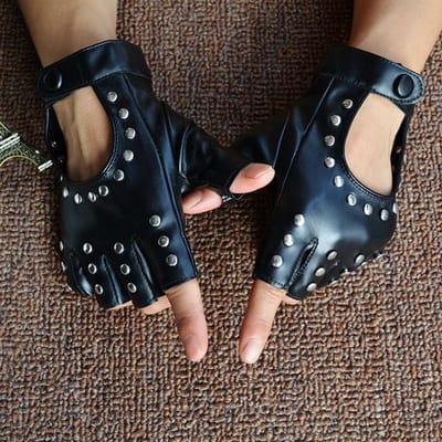 1 Paar Halloween Zwarte PU Lederen Vingerloze Handschoenen Dames Halve Vinger Rijden Vrouwen Mode Punk Handschoenen Dans Klinknagels Handschoenen One Size black