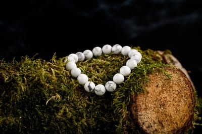 Donley - Serenite White Stone natuursteen armband - Mystiek Aardingsjuweel voor Balans - Spirituele Heling en Innerlijke Kracht armband - buddha armband - Edelstenen - Reiki - Sieraden - Healing Crystals - Yoga armband - 17cm