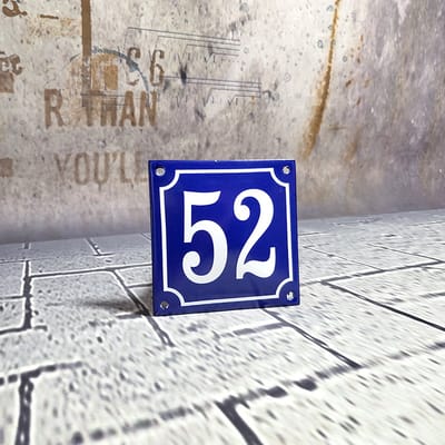 Emaille huisnummer blauw/wit nr. 52