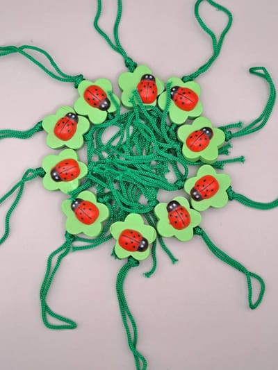 Klavertje 4 - lieveheersbeestje hanger -gelukspoppetje - gelukshangertje