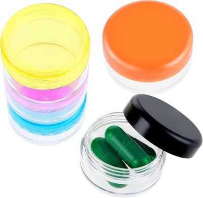 Compacte Pillen Organizer Set van 5 Stuks, BPA-vrij Reiskoffer voor Medicijnen, Handige Mini Pillendozen in Diverse Kleuren voor Thuis en Op Reis