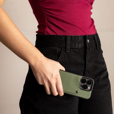 Selencia Hoesje - Geschikt voor Apple iPhone 15 - Backcover met Pashouder - Sage Green