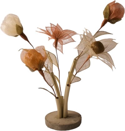 WinQ Creatieve vaas met Abaca Kunstbloemen - vaas goud met betonvoet - 5 takken bloemen