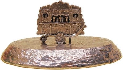 Urn orgel de drie pruiken groot