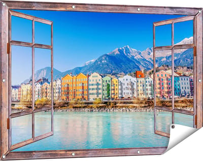 Gards Tuinposter Doorkijk Gekleurde Huisjes in Innsbruck, Oostenrijk - 120x80 cm - Tuindoek - Tuindecoratie - Wanddecoratie buiten - Tuinschilderij