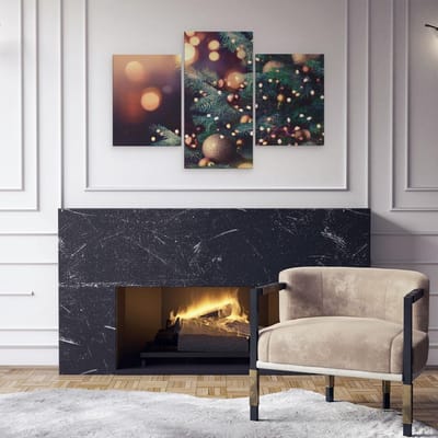 Artaza Canvas Schilderij Drieluik Versierde Kerstboom Met Lichtjes - 90x60 cm - Wanddecoratie Woonkamer - Schilderijen - Muurdecoratie