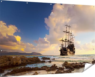 Gards Tuinposter Piratenschip aan de Kust bij Zonsondergang - 180x120 cm - Tuindoek - Tuindecoratie - Wanddecoratie buiten - Tuinschilderij