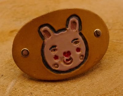 Leren kinder haarclip varken - lederen haarclip voor kinderen pig - tekening dieren face op leren handgemaakte kinder haarclip - unieke kinder haarclip - handmade stevige leren kinder haarclip