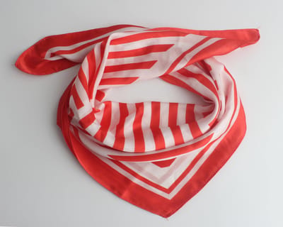 Sabrina bandana- Accessories Junkie Amsterdam- Geweven- Gestreept- Dames- Imitatie Satijn- Vierkant- 50*50cm- Hals doekje- Sjaaltje- Rood