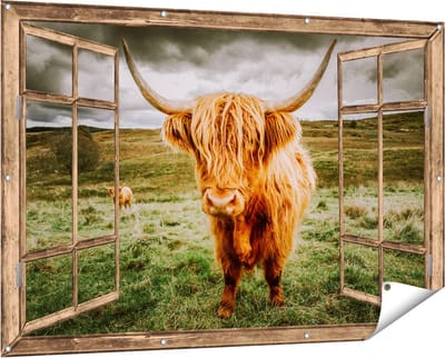 Gards Tuinposter Doorkijk Schotse Hooglanders in de Weide met Wolken - 150x100 cm - Tuindoek - Tuindecoratie - Wanddecoratie buiten - Tuinschilderij