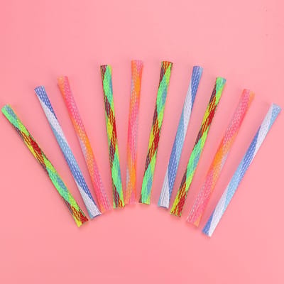 10 stuks Vrij opvouwbare Vorm van een Veer Meerkleurige Kat Stuiter Speelgoed Goede Elasticiteit Huisdier Speelgoed