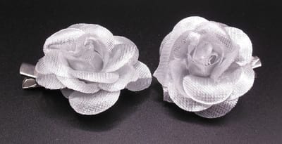2 roosjes klein met duckklem zilver